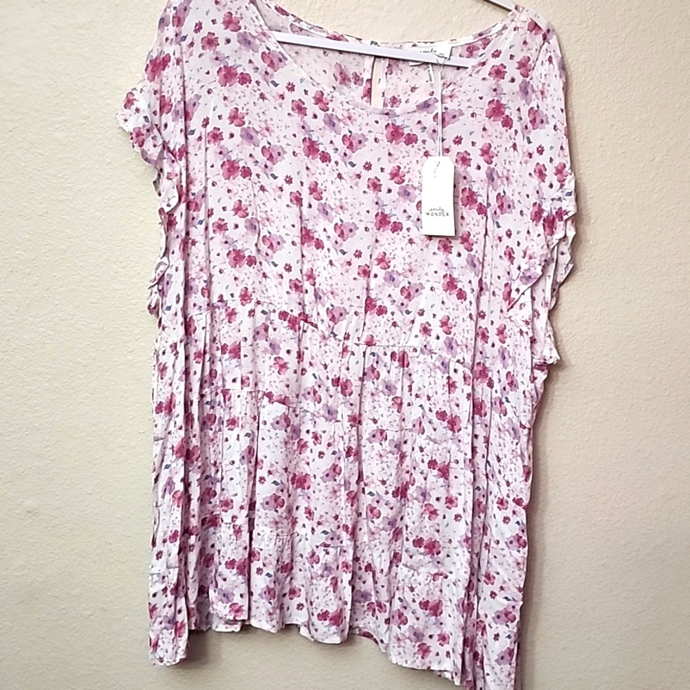 44 NWT Emily Wonder Pink Floral Top